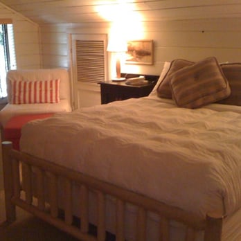 Fanny's - Bedroom 2 - Hotels Near Me - Calistoga, California Fanny's - Bedroom 2 - Hotels Near Me - Calistoga, California
