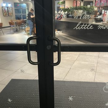 Starbucks - Locked doors 4 minutes before closing - Coffee & Tea Near Me - Sunnyvale, California