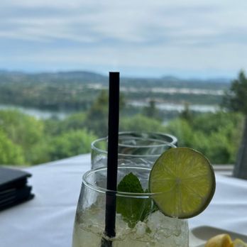Chart House - Mango mojito - Seafood Near Me - Portland, Oregon