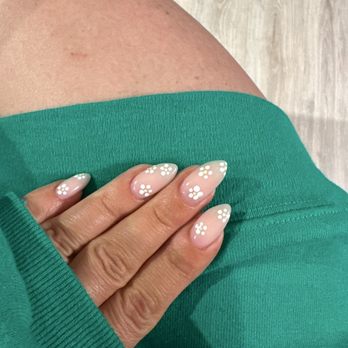 Nail & Lounge NY - loved this dainty design alex did for me - Nail Salons Near Me - Copiague, New York Nail & Lounge NY - loved this dainty design alex did for me - Nail Salons Near Me - Copiague, New York