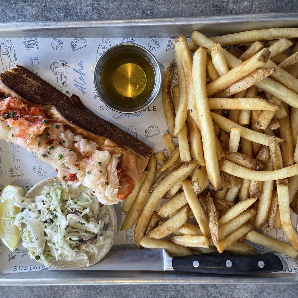 Pacific Catch - Warm lobster roll - Seafood Near Me - Brea, California Pacific Catch - Warm lobster roll - Seafood Near Me - Brea, California