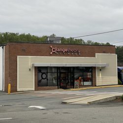 Orangetheory Fitness - Super friendly staff and a big open space for an Orangetheory.