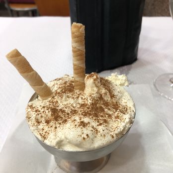 Pastelaria Bica e Água - Duas caras -sweet condensed milk, cinnamon, vanilla wafers and crew. Delicious! - Diners Near Me - Lisbon, 11