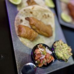 JJ Burgers & Salads - Fish tacos