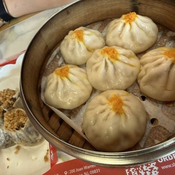 Wu' s Shanghai Dumpling - Crab Meat and Pork Steam Juicy Buns 蟹粉小笼包(6) - Shanghainese Near Me - Edison, New Jersey