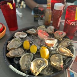 Sunset Grille & Raw Bar - Raw oysters