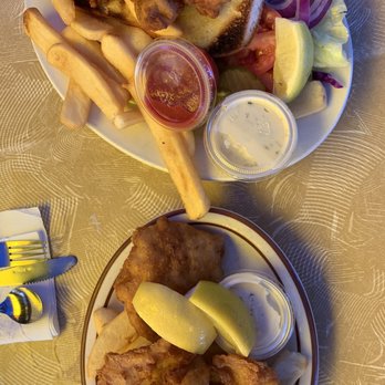 Barbara's Fishtrap - Delish!  Fish and Chips and Fried Oyster Sando - Seafood Near Me - Half Moon Bay, California