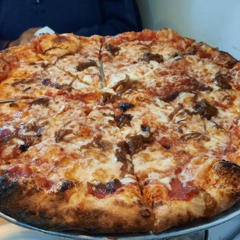 Cushnoc Brewing - Make your own pizza: Red Sauce, Mozzarella Cheese, and IPA Caramelized Onions - Breweries Near Me - Augusta, Maine