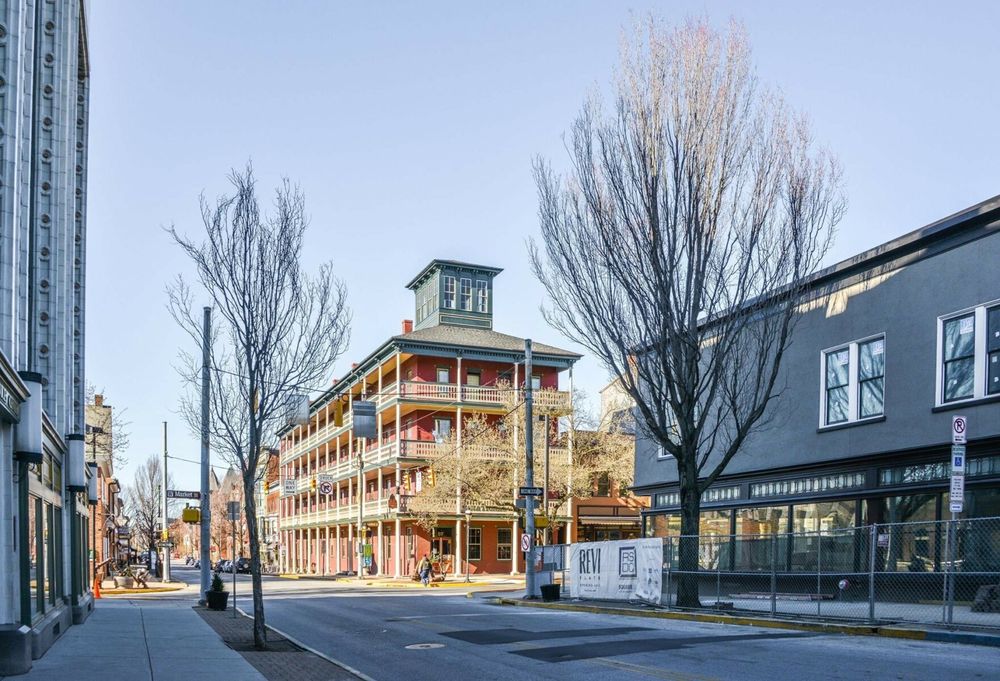 ERIC BUYS HOMES IN YORK Updated October 2024 2689 Mayfair Ln, York