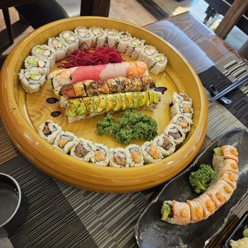 312 Fish Market - Master Maki + Torched Salmon Maki - Sushi Bars Near Me - Chicago, Illinois 312 Fish Market - Master Maki + Torched Salmon Maki - Sushi Bars Near Me - Chicago, Illinois