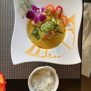 Herb - Chicken curry with rice - Thai Near Me - Chicago, Illinois