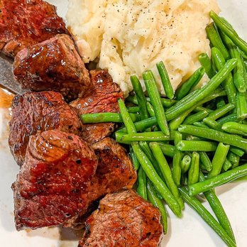 Horseshoe Pub & Restaurant - Bourbon Glazed Sirloin Tips* - Pubs Near Me - Hudson, Massachusetts