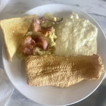 Austin's Very Own Saltt - Seafood Near Me - Austin, Texas Austin's Very Own Saltt - Seafood Near Me - Austin, Texas