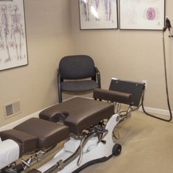 Cromwell Family Chiropractic - Experience care in our state-of-the-art treatment facilities in downtown Farmington. Our modern, comfortable treatment rooms ...