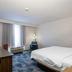 Hampton Inn & Suites Monroe - Guest room