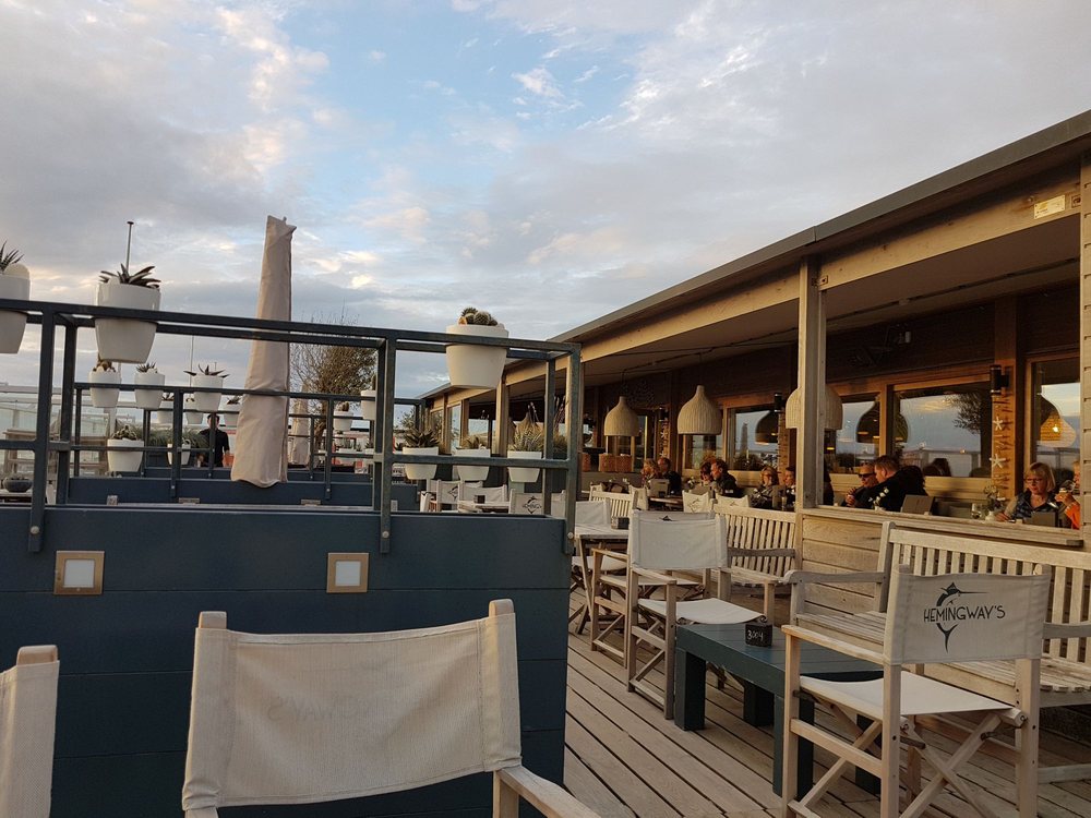 Hemingway's Beach Restaurant