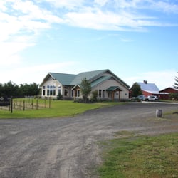 Townshend Cellar - Townshend Cellar is located atop Green Bluff. We're dedicated to producing small lots of quality sparking, red, white and dessert wines.