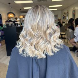 Drift Blonding and Balayage Salon - Highlights, blowout, haircut, gray coverage