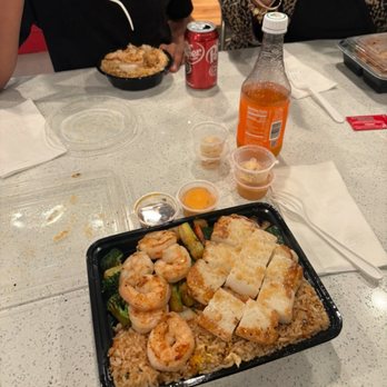Hanami Teppanyaki Grill - Shrimp and calamari steak combo - Teppanyaki Near Me - Norwalk, California Hanami Teppanyaki Grill - Shrimp and calamari steak combo - Teppanyaki Near Me - Norwalk, California
