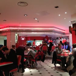 Dean's Diner - Dining room, bar area