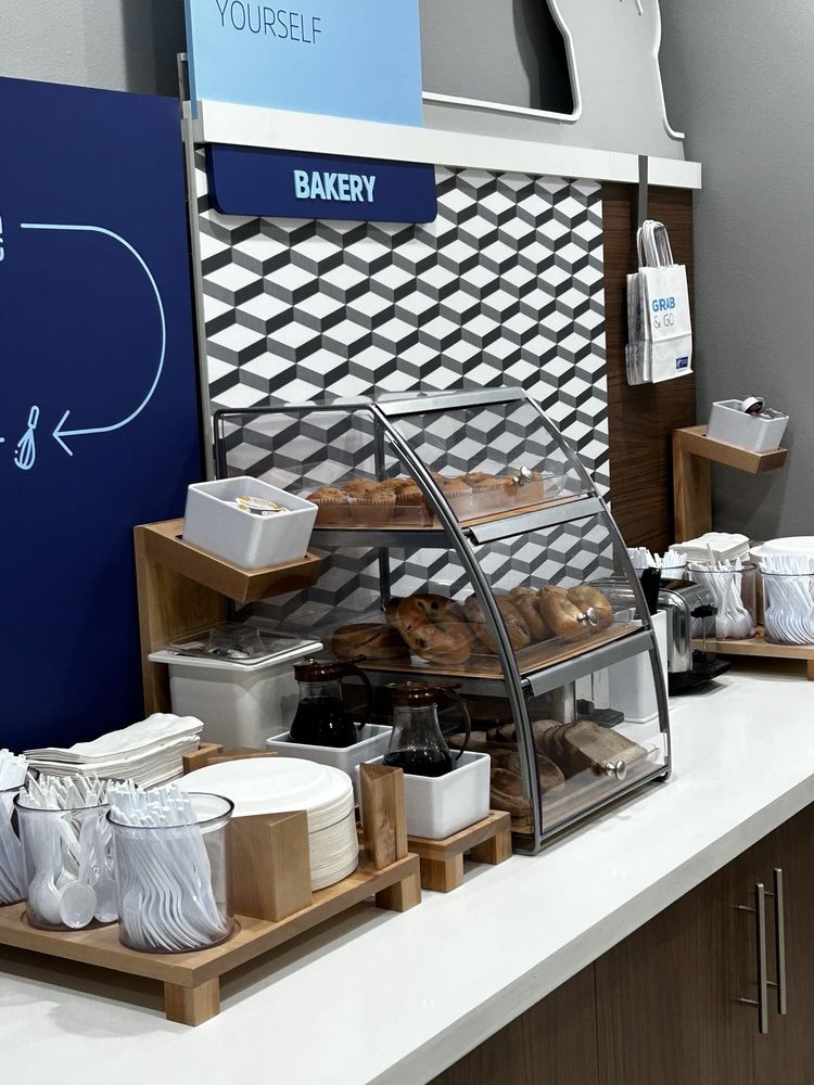 Holiday Inn Express & Suites gift card