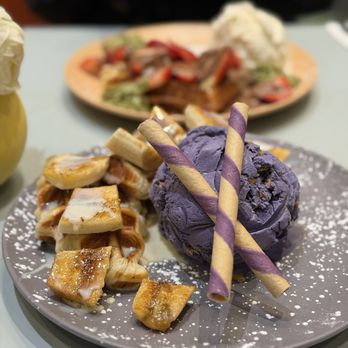 Demetres Downtown Markham - Desserts Near Me - Markham, Ontario Demetres Downtown Markham - Desserts Near Me - Markham, Ontario