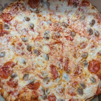 Massimos Pizza and Pasta - XL Sausage, Pepperoni, Extra Cheese - Pizza Near Me - Costa Mesa, California Massimos Pizza and Pasta - XL Sausage, Pepperoni, Extra Cheese - Pizza Near Me - Costa Mesa, California