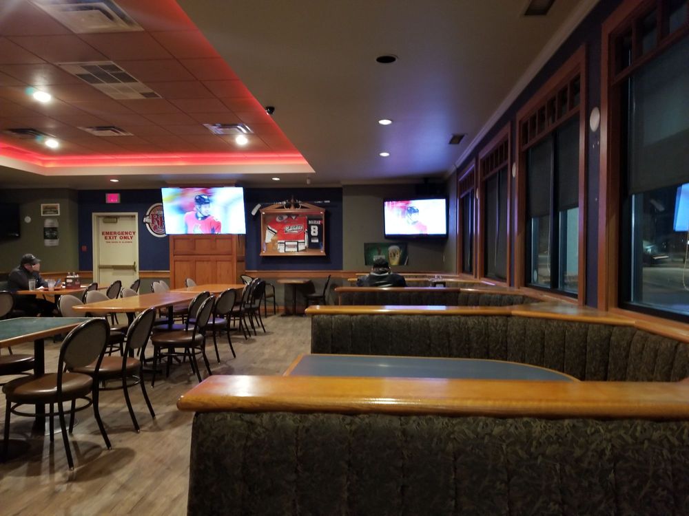 GUS’ STEAK & PIZZA HOUSE 1020 2 Street W, Brooks, Alberta, Canada