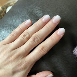 Tony’s Nail Bar - Pink to white ombré gel manicure