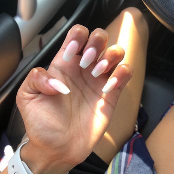 Creative Nails - Ring finger nail is way shorter than the others - Nail Salons Near Me - Carpentersville, Illinois