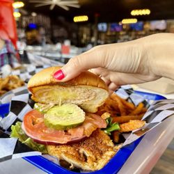 Fatboys - Miramar Beach - Grouper Sandwich
