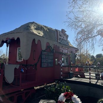 The Frosty Caboose - Front of the caboose - Ice Cream & Frozen Yogurt Near Me - Chamblee, Georgia