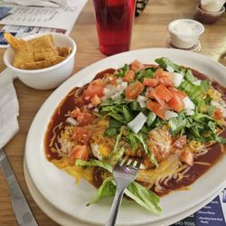 Jolly Plate - Wet burrito with homemade chips