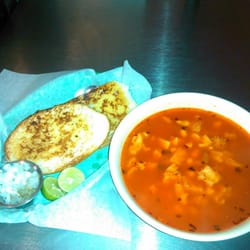 The Place Tortas - Menudo $4.50 vaso 32 oz lleva pan cebolla y oregano limon.