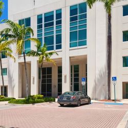 Regus Florida Cypress Park West