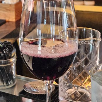 The Capital Grille - HH red wine pour - Steakhouses Near Me - Honolulu, Hawaii The Capital Grille - HH red wine pour - Steakhouses Near Me - Honolulu, Hawaii