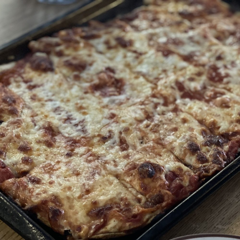 Len & Jo's - Traditional mozzarella - Pizza Near Me - Port Jervis, New York Len & Jo's - Traditional mozzarella - Pizza Near Me - Port Jervis, New York