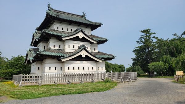 Hirosaki Castle by null