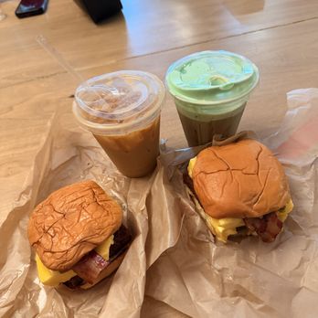 Allez Cafe - Persimmon Latte, St. Patty's Latte, Breakfast Sando - Coffee & Tea Near Me - Chicago, Illinois
