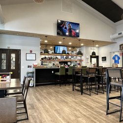 Back 9 Sports Bar & Grille - Inside