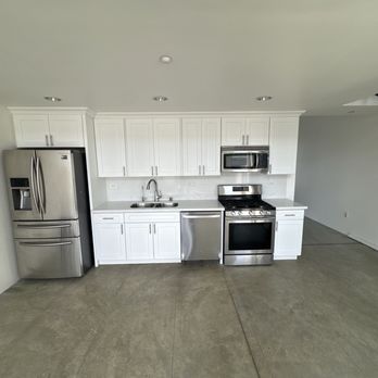 Maple Cabinet  - Kitchen cabinets - Cabinetry Near Me - Laguna Hills, California