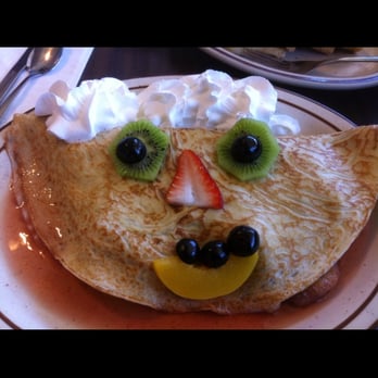Auntie Mame's - Adorable face on my fruit crepe but fruit was cooked and burnt my tongue! - Breakfast & Brunch Near Me - Scotts Valley, California