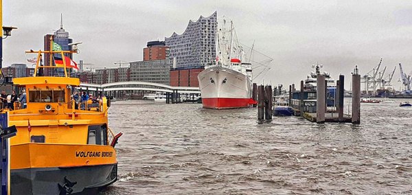 Elbphilharmonie Hamburg by null