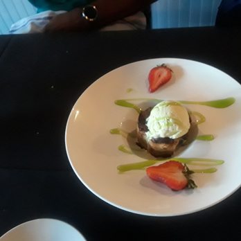 Swirl Wine Bistro - Wine Bars Near Me - Margate, Florida