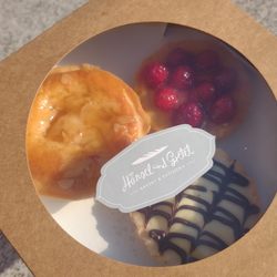 Hansel and Gretel Bakery & Patisserie - Discounted mini tarts at the end of the day - only €1.75 each!