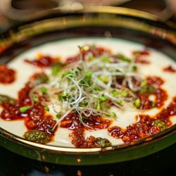 El Andaluz - Crema de Malanga: Malanga,heavy cream,mantequilla y queso Chihuahua (decorado con albahaca)