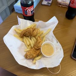 Chicken fingers and fries