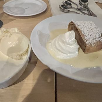 Wunderbar German Kitchen and Biergarten - Apple Strudel - German Near Me - Davie, Florida Wunderbar German Kitchen and Biergarten - Apple Strudel - German Near Me - Davie, Florida