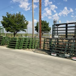Higby's Country Feed - Gates, corrals and fencing supplies
