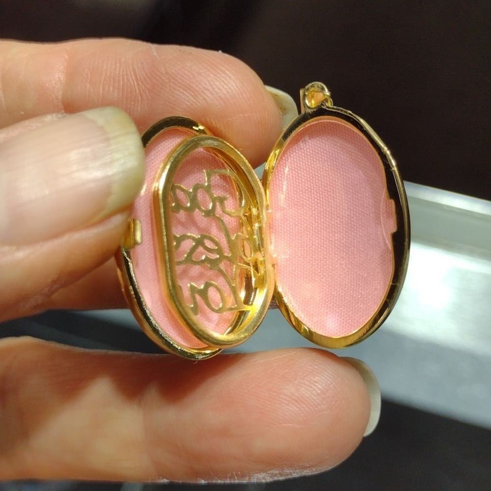 Magic Jewelers - Locked - Jewelry Near Me - Aventura, Florida Magic Jewelers - Locked - Jewelry Near Me - Aventura, Florida